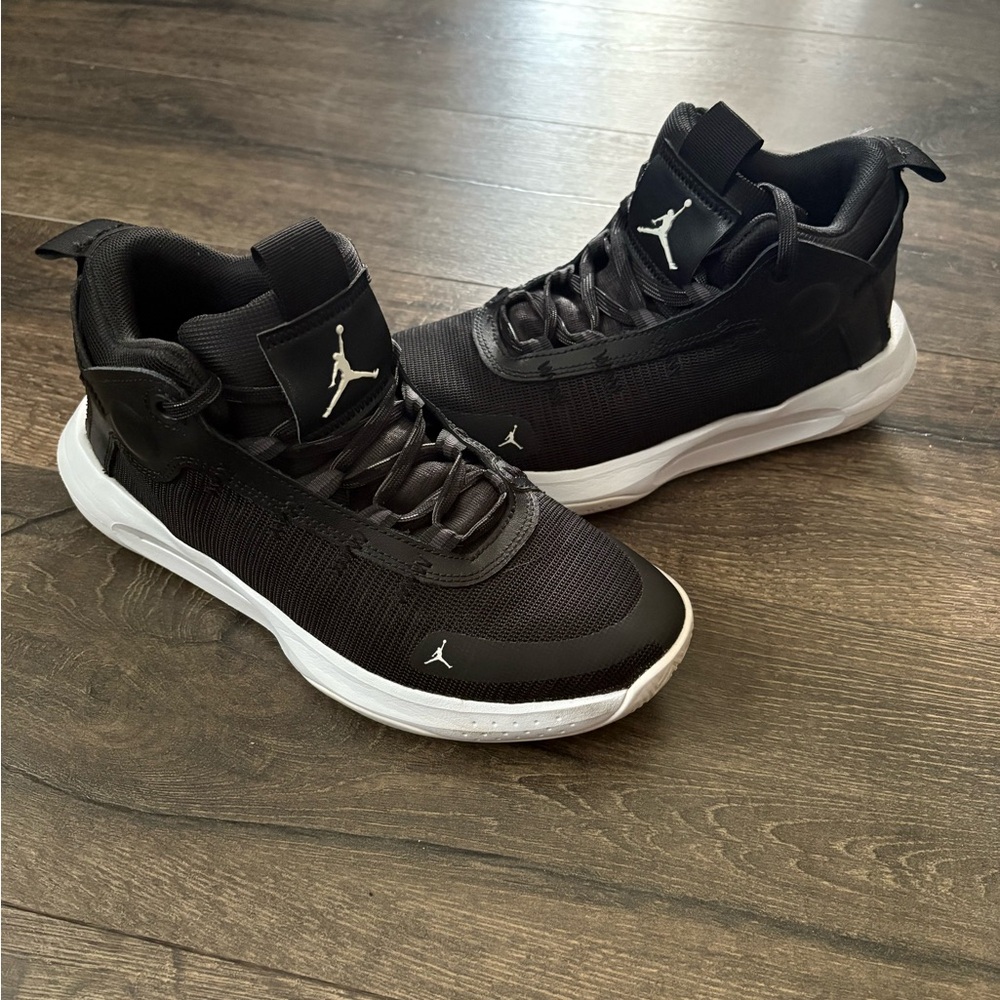 Air Jordan Jumpman 2020 PF 'Black' - Gently used condition. - Picture 11 of 12